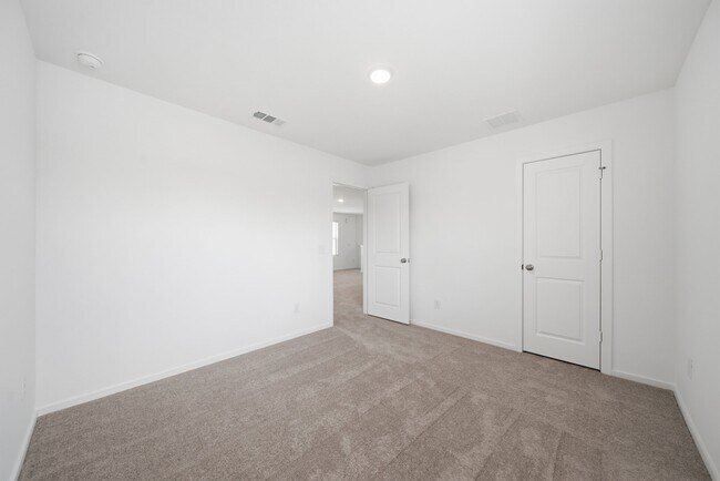 Building Photo - 10731 Sora Dr