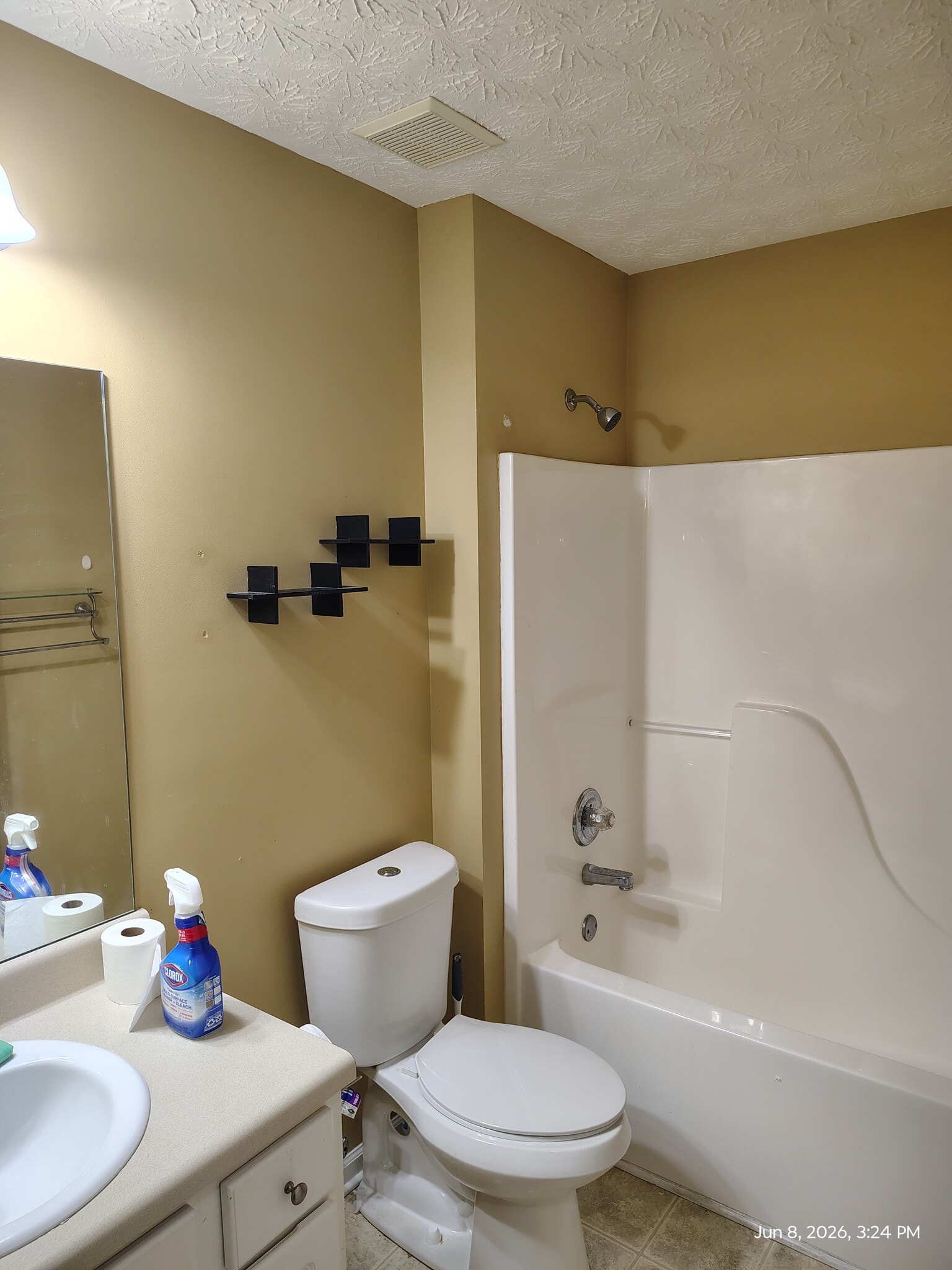Bath - 1359 River Club Dr NE