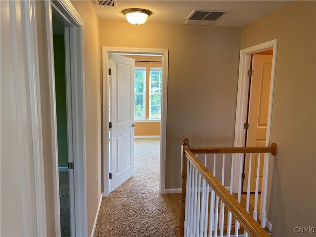 Building Photo - 107 Shaker Heights