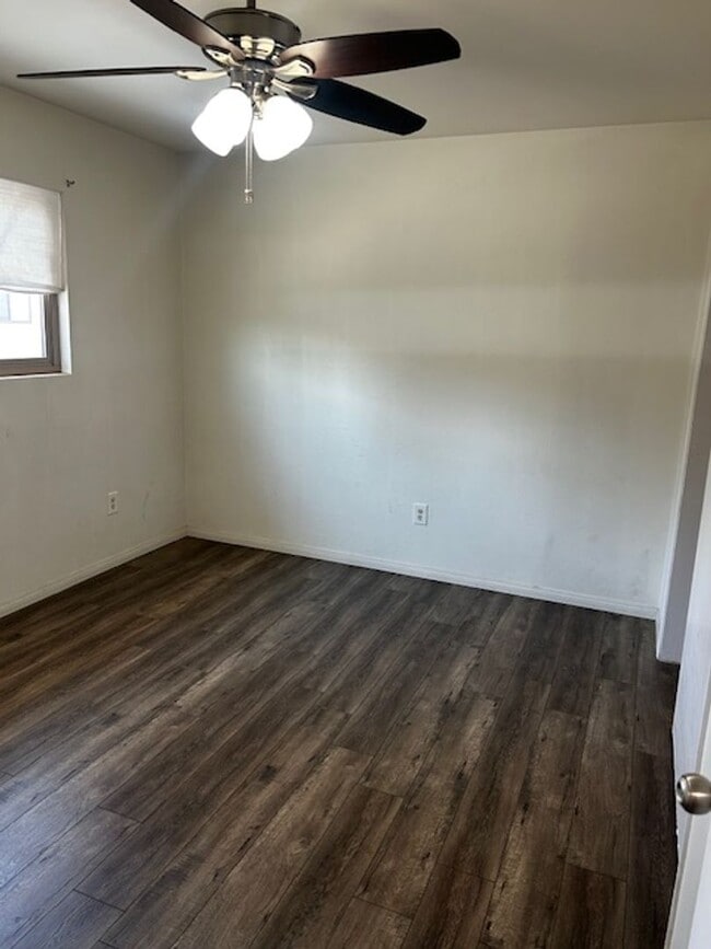 Building Photo - Single Family Home located in Southwest Ba...