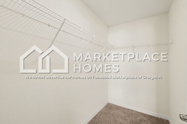 Building Photo - 8619 SW 44th Terrace