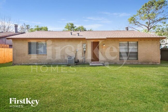 Building Photo - 5026 Parkridge Drive