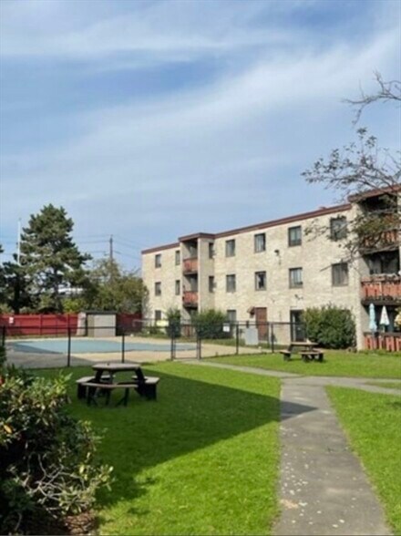Building Photo - 52 Assunta Rd
