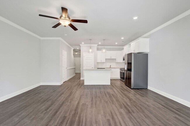 Building Photo - 77 Dorsey Dr
