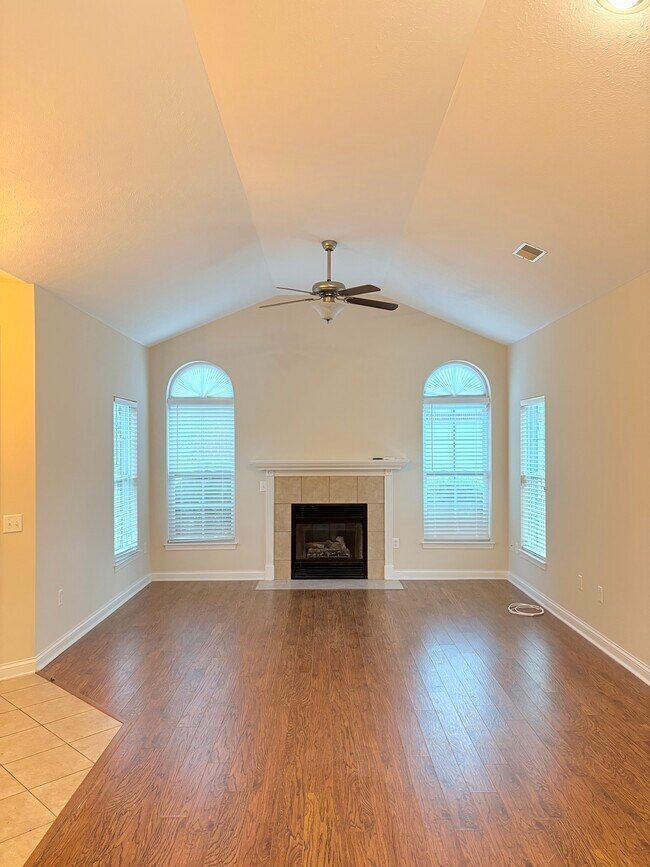 Building Photo - 2500 Crossings Blvd