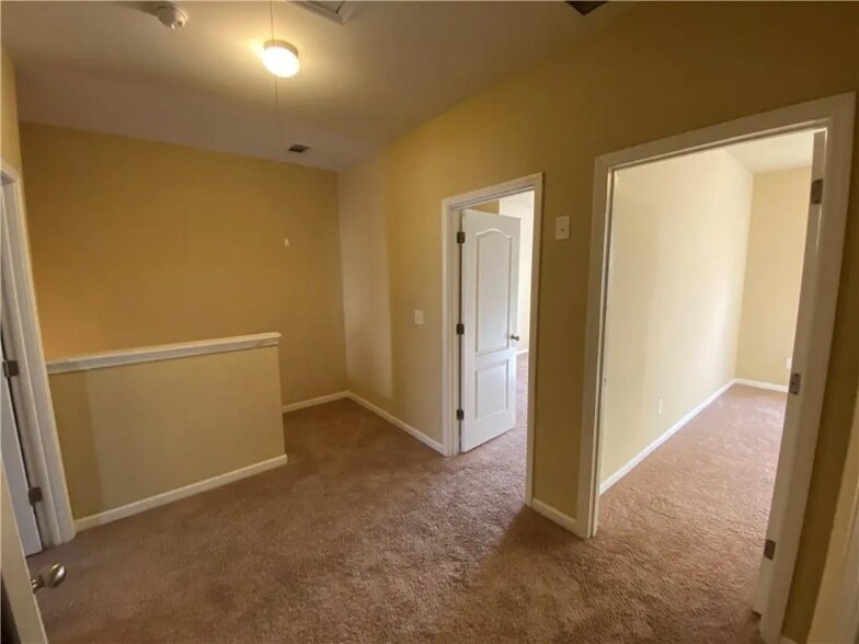 Building Photo - 3035 Bonnes Dr