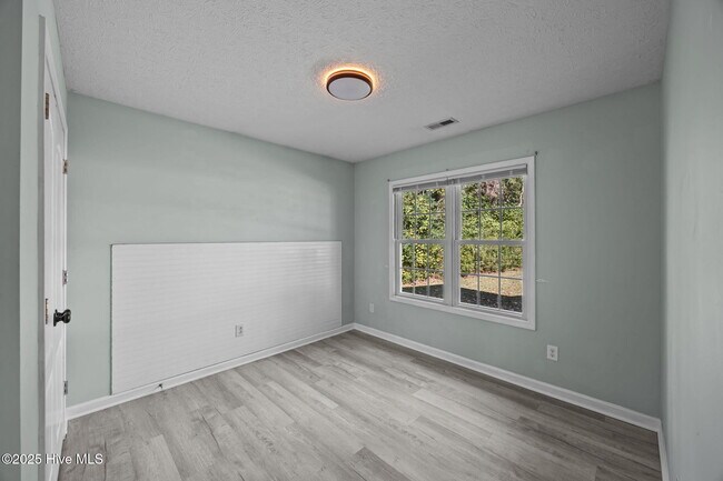Building Photo - 335 Tall Pine Rd