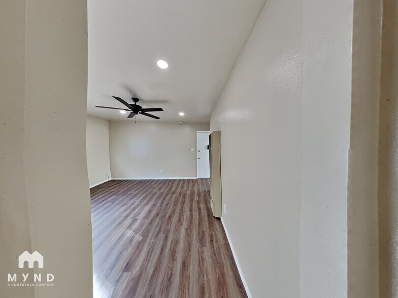 Building Photo - 2516 I St