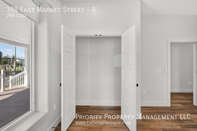 Building Photo - 398 E Market St