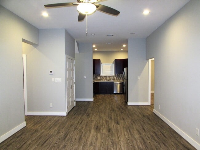 Building Photo - 3249 Dixie Dr