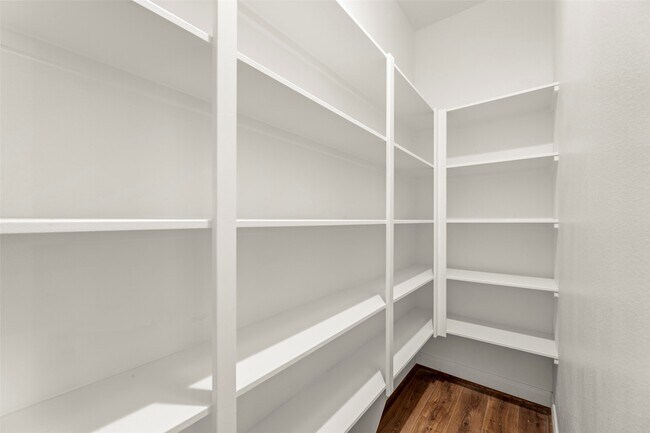 Building Photo - 2718 Grand Fountains Dr