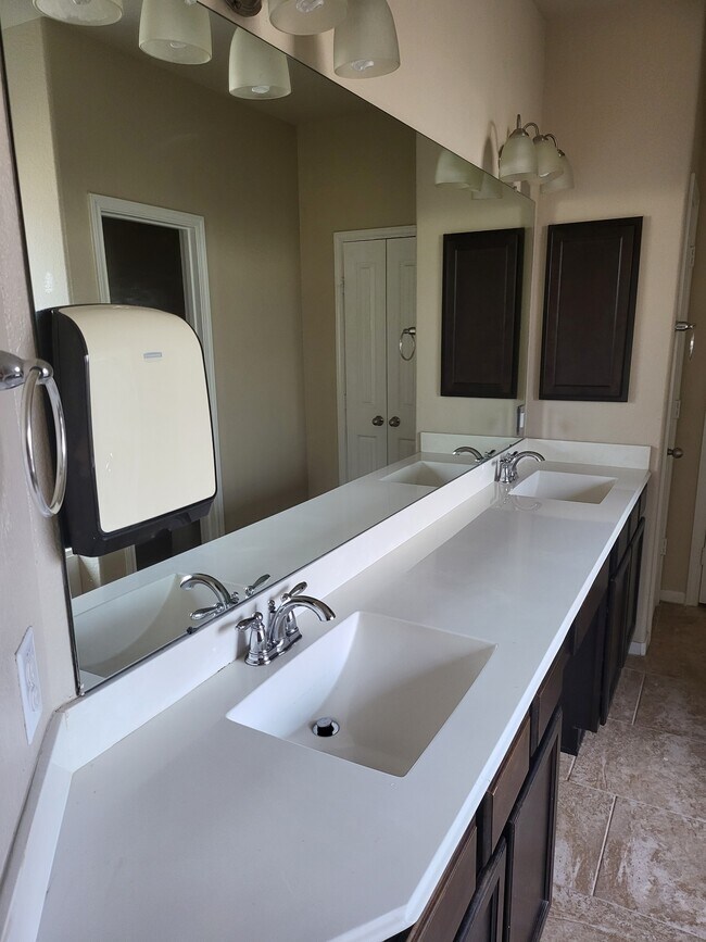 Building Photo - 25619 Anvil Iron Ln