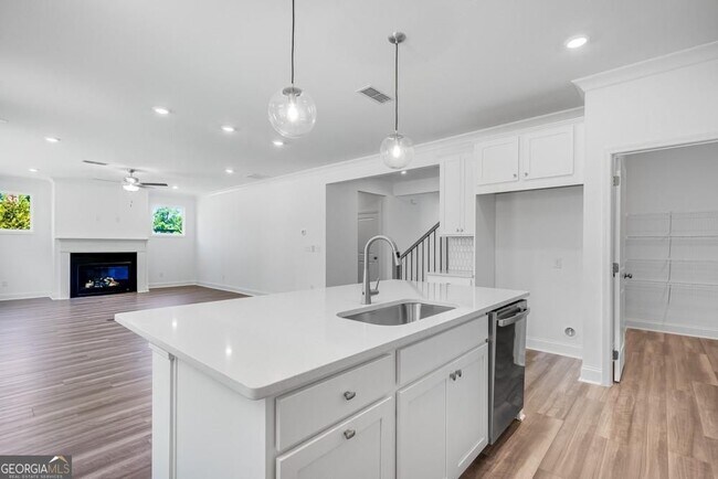 Building Photo - 3372 Burkston Pl