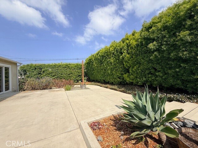 Building Photo - 22215 Susana Ave