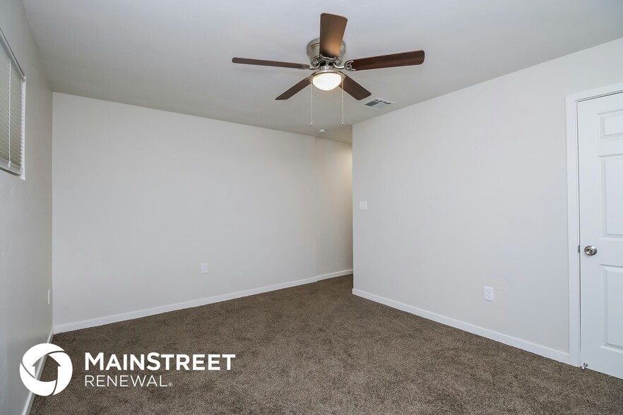 Building Photo - 410 N 97th St