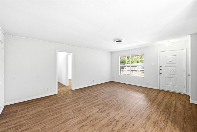 Building Photo - 8204 Exmoor Dr