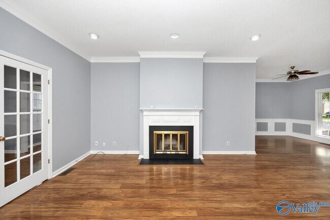 Building Photo - 324 Inverness Dr SW