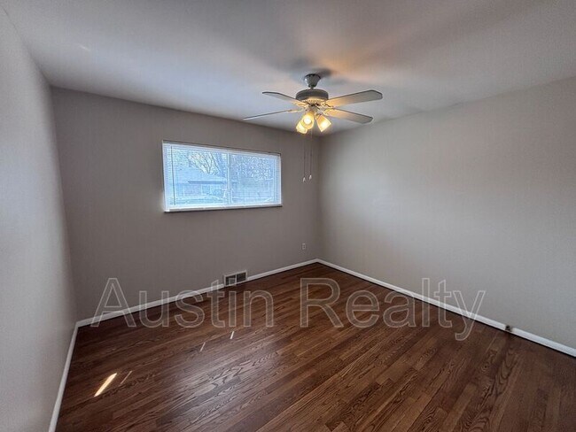 Building Photo - 8634 Burton Ave