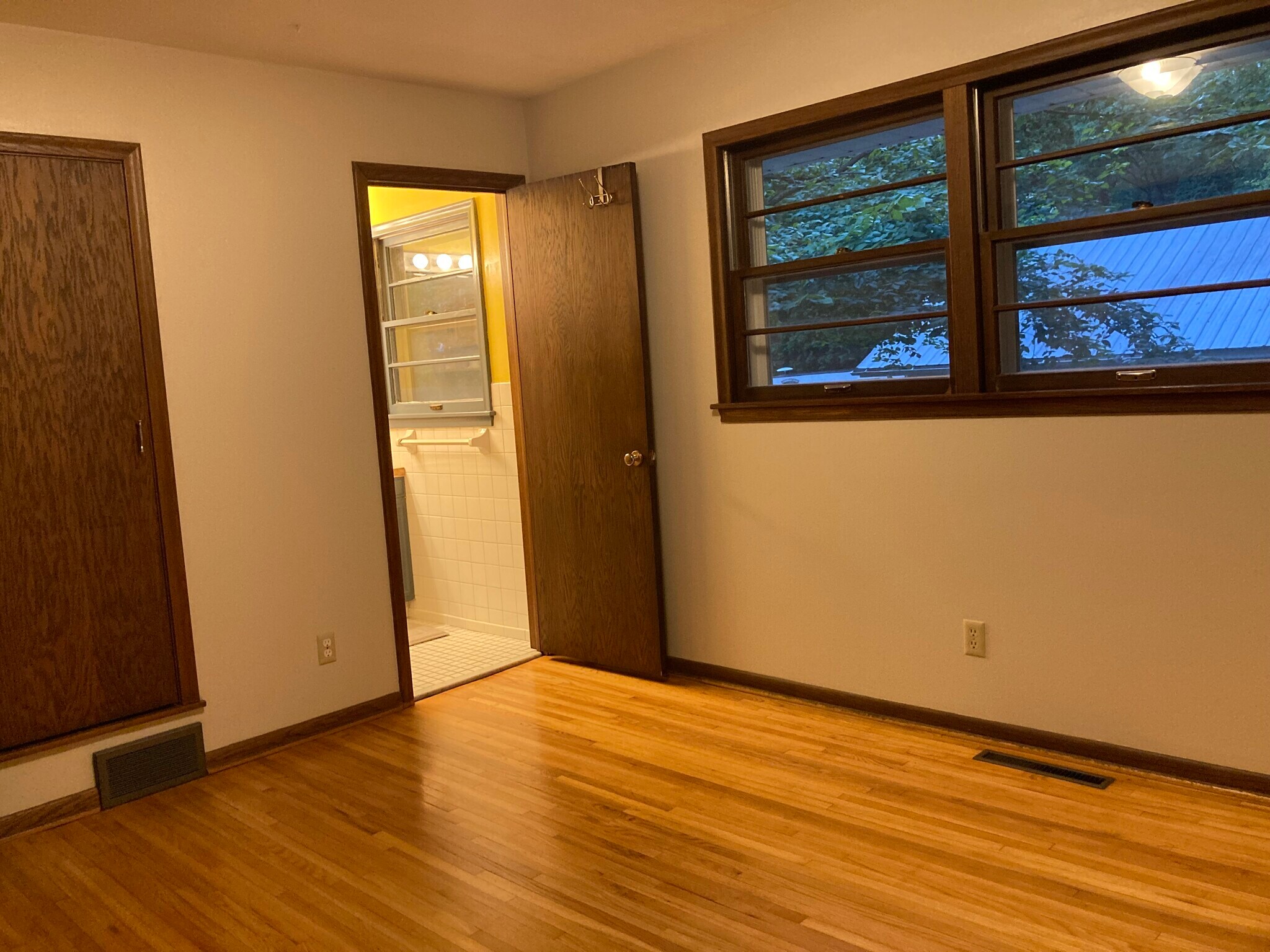 3080A Master - 3080 Perrot Ave S