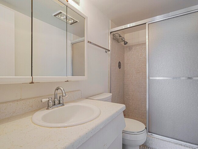 Building Photo - 37 Yacht Club Dr