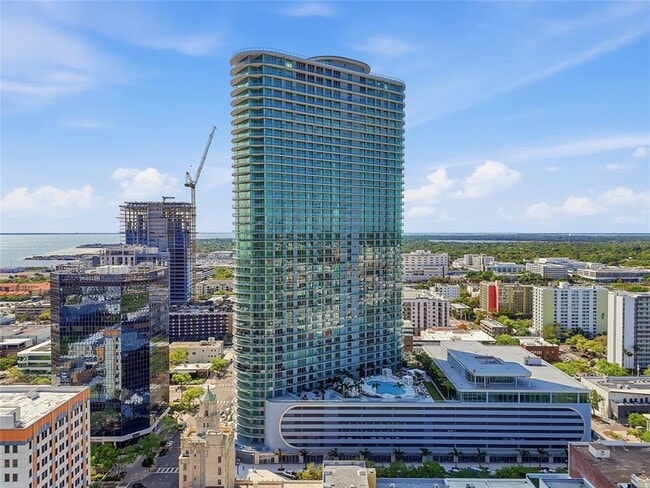 Building Photo - 400 Central Ave