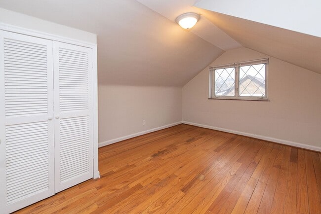 Building Photo - WESTWOOD - Freshly updated 4 bed 2.5 bath home