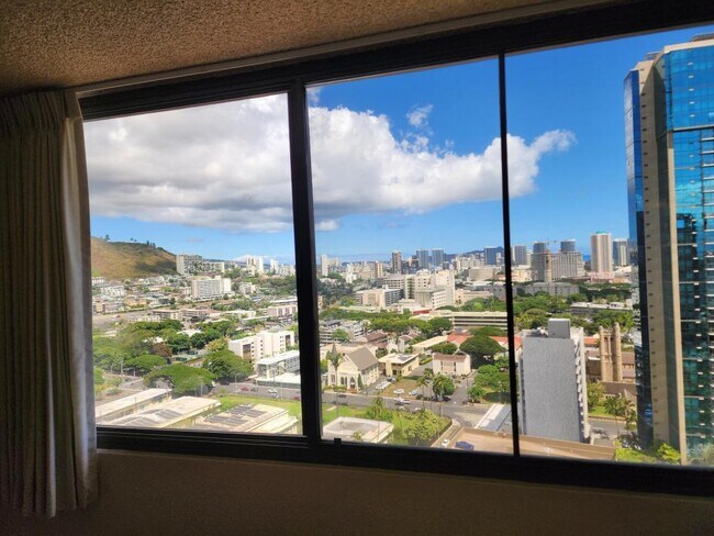 Building Photo - 55 S Kukui St