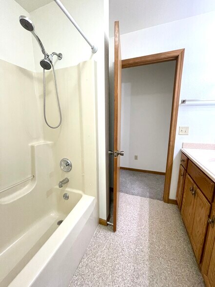 Building Photo - 1509 Manor Ln