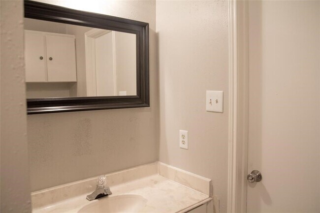 Building Photo - 3802 Willow Springs Ln