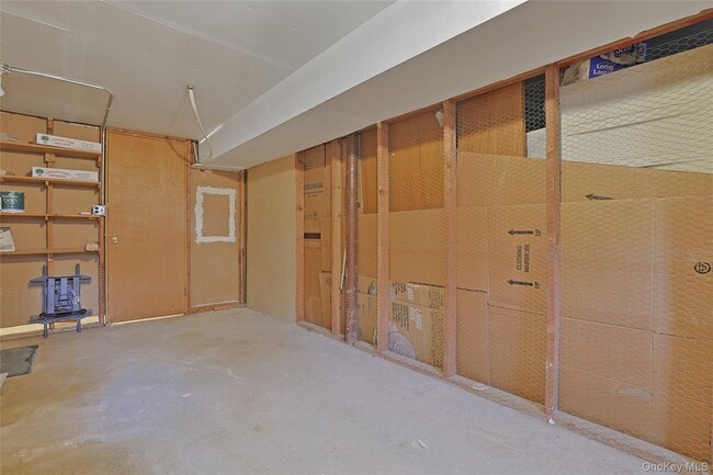 Building Photo - 135 W Nyack Rd