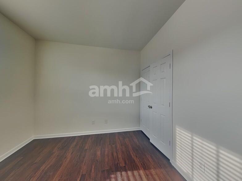 Building Photo - 1026 Skillbeck Rd