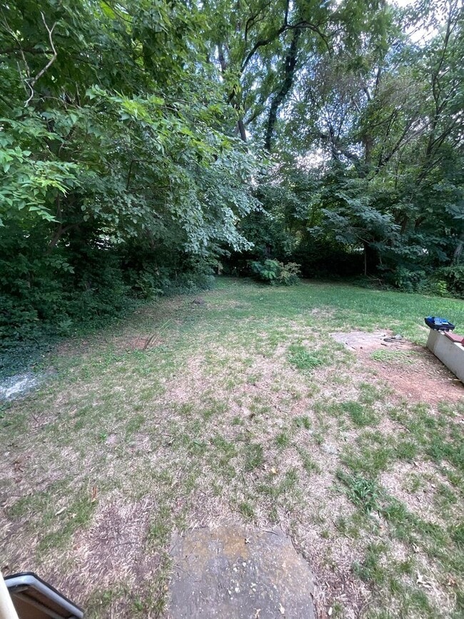 Building Photo - 1 bedroom/ bath duplex