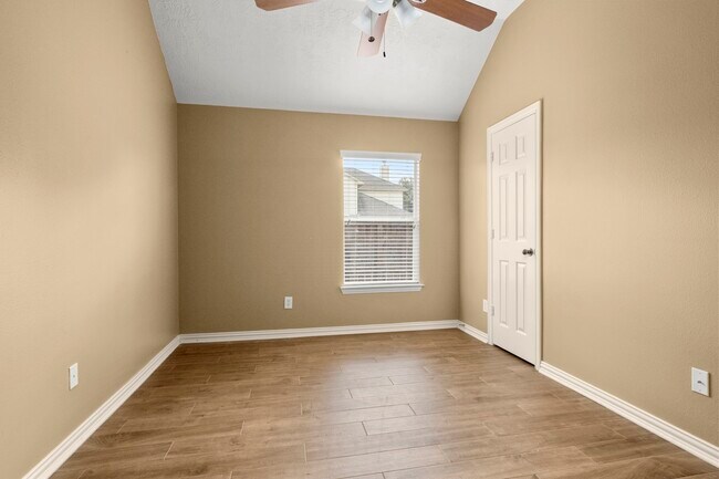 Building Photo - 19830 Broadhead Manor Dr