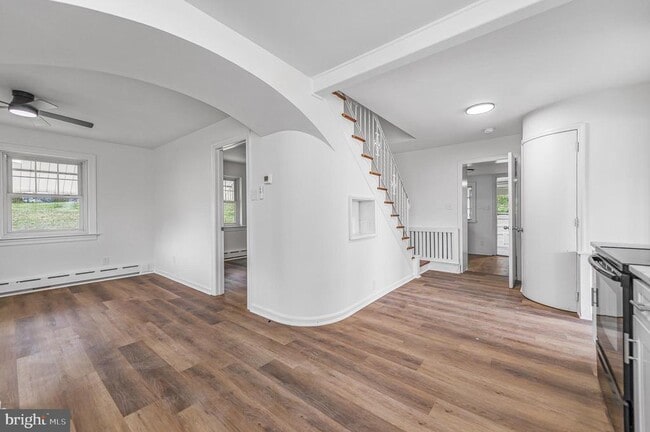 Building Photo - 219 S Pleasantview Rd