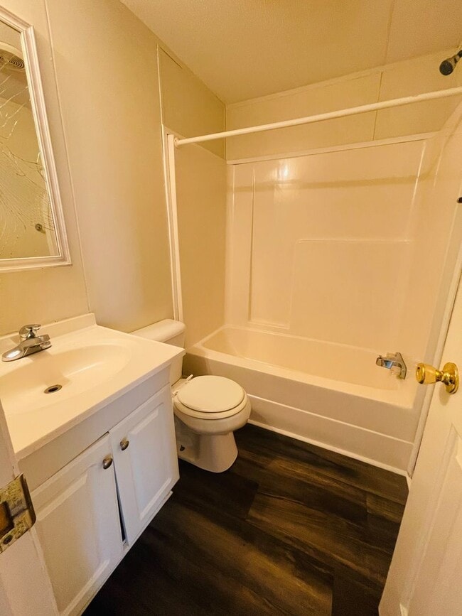 Building Photo - 2 BR, 2 BA Singlewide in Great Location in Pikeville!