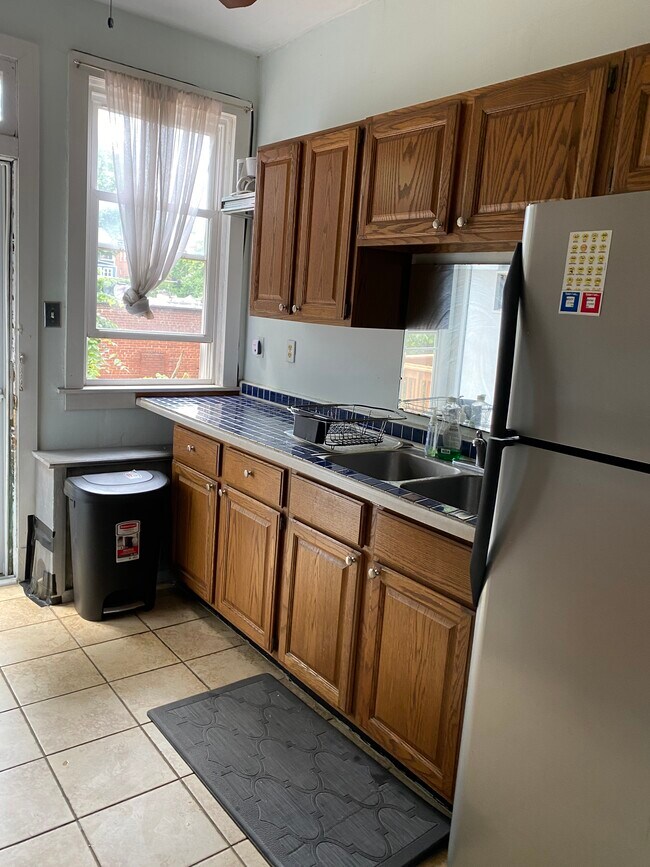 Building Photo - 2318 Eldridge St