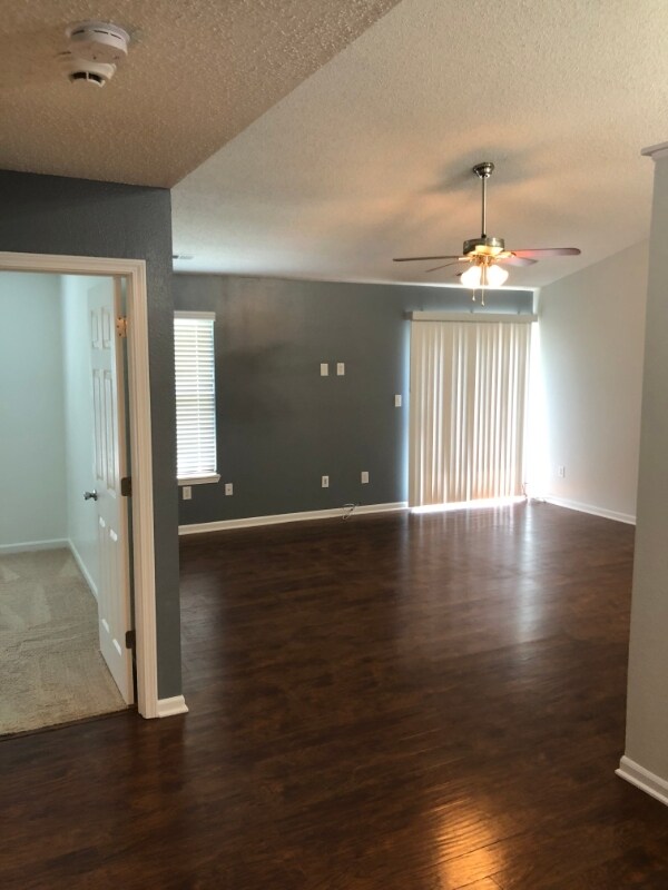 Building Photo - 137 Broadmoor Bend