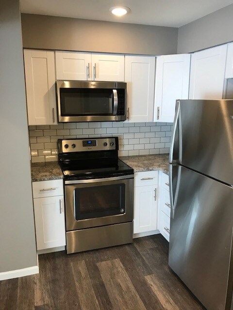 Kitchen - 642 Dundee Ln