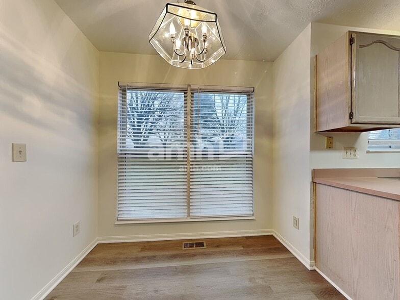 Building Photo - 1813 Willow Brook Ct