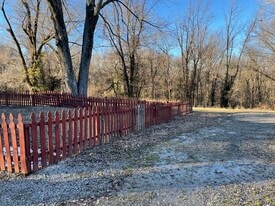 Building Photo - 415 W Campground Rd