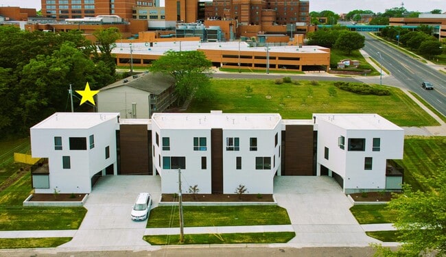 Building Photo - 7 Fyfer Pl