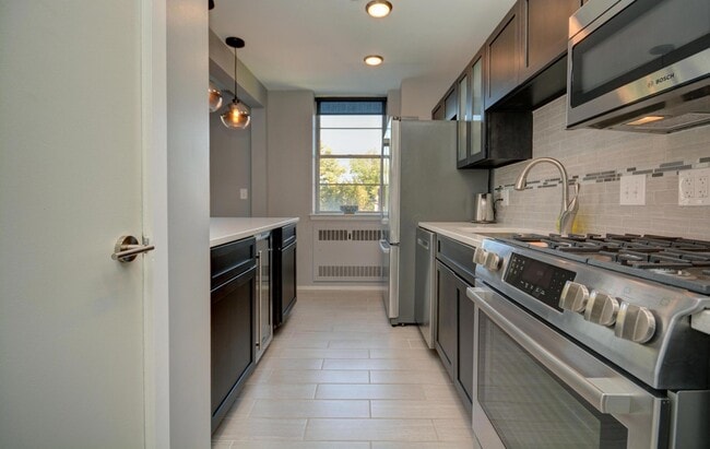 Building Photo - 1620 E Broad St