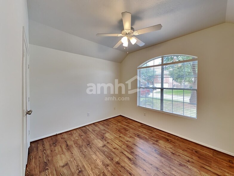 Building Photo - 11919 Lois Ln Dr