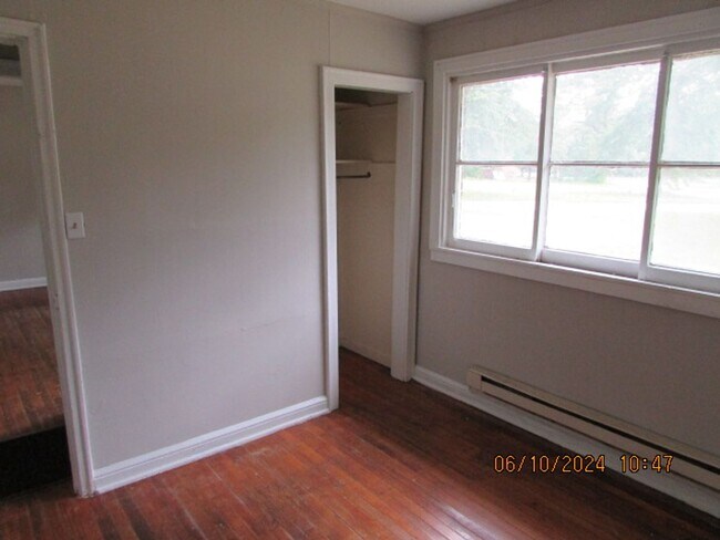 Building Photo - Close to Downtown Sumter