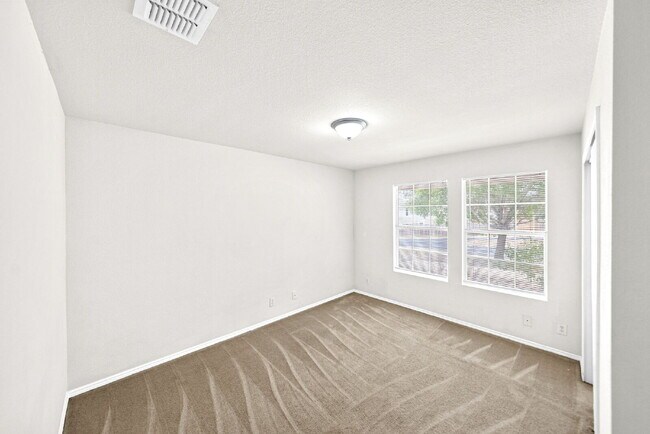 Building Photo - Charming 4-Bedroom Sanctuary - Spacious Living Awaits