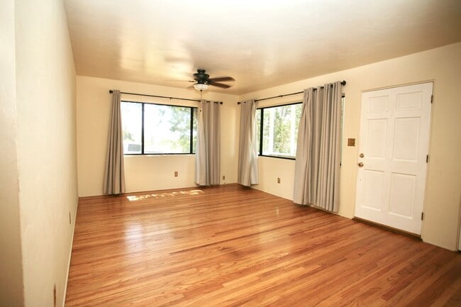 Building Photo - 3Br 1 Ba Country Charmer