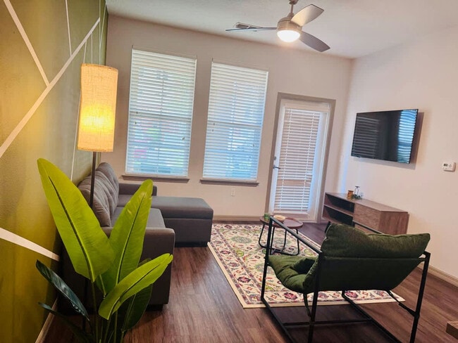 Building Photo - 1755 Manarola St