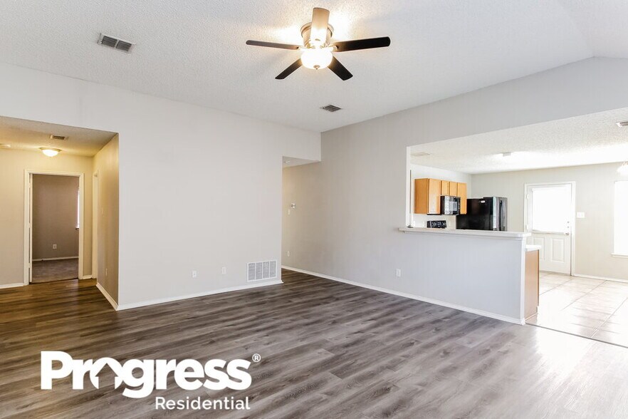 Building Photo - 5521 Hunters Bend Ln