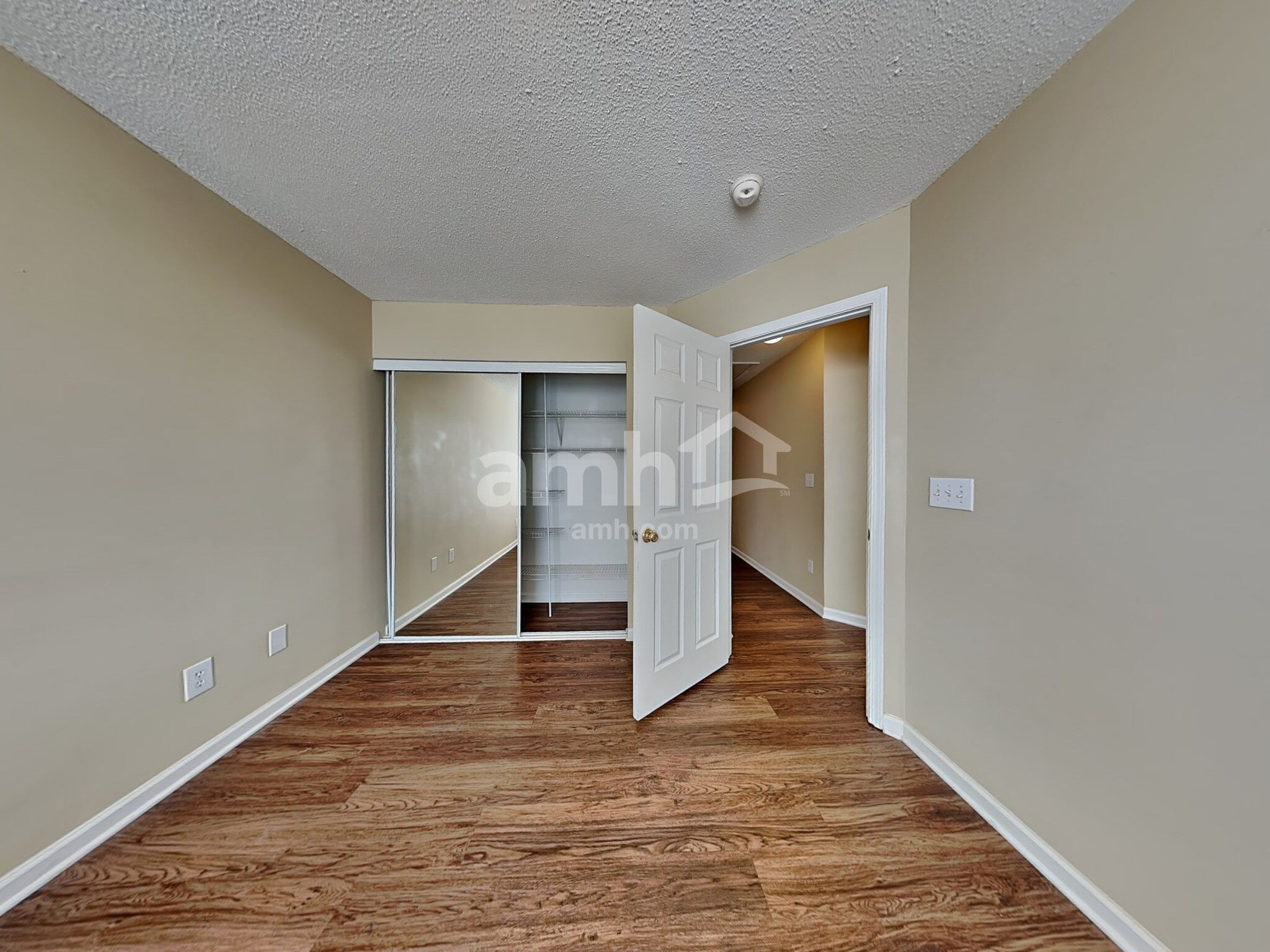 Building Photo - 919 Pebblestone Dr