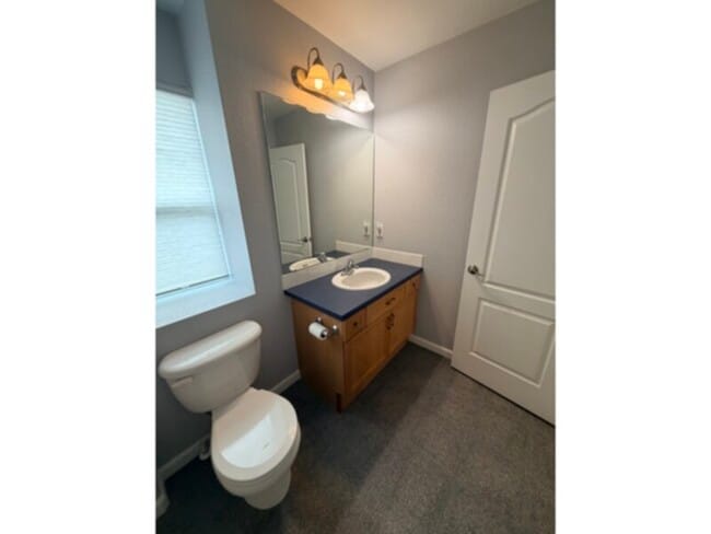 Building Photo - 10552 Vaughn Ct